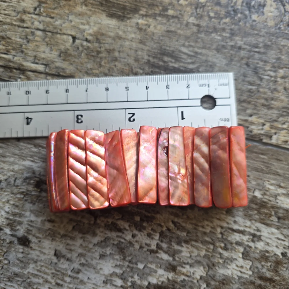 Iridesencent Coral Shell Bracelet - Picture 4 of 5